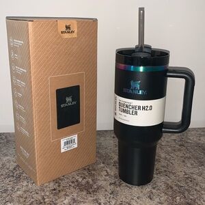 Black Iridescent Chrome / Black Chroma Color Stanley 40 oz Quencher H2.0 Tumbler